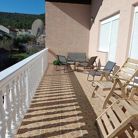 Apartment Dino Bilice